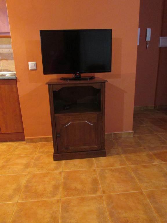 Sierra De Monfrague Apartment Torrejon el Rubio Room photo