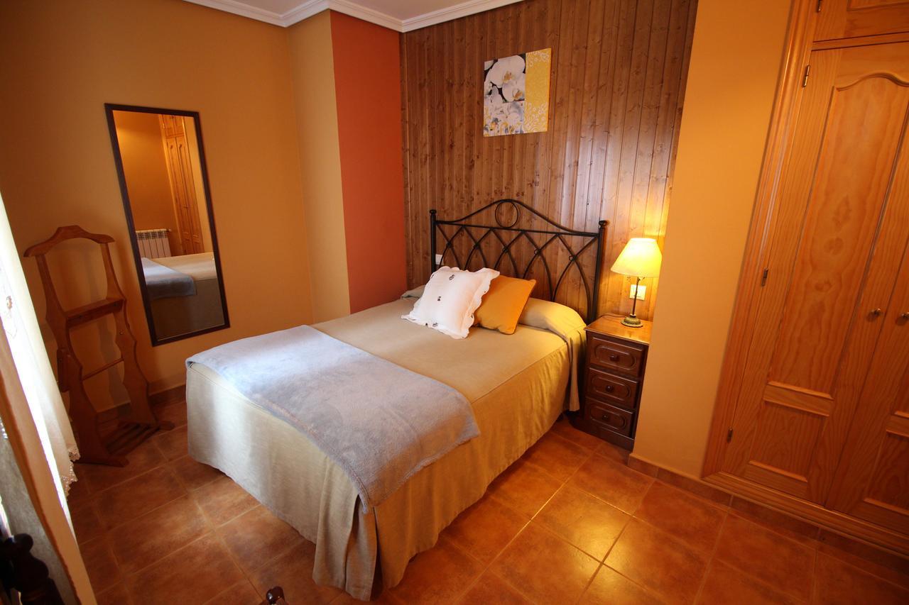 Sierra De Monfrague Apartment Torrejon el Rubio Exterior photo